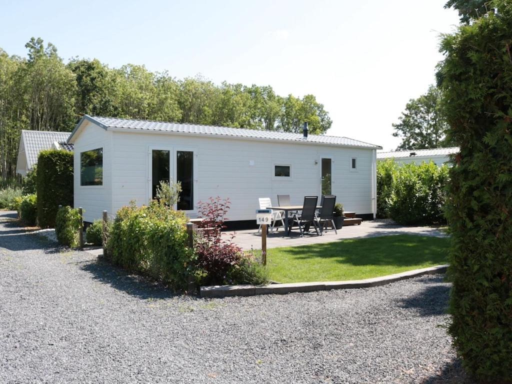 Villa Tidy Chalet With A Microwave, Near The Wadden Sea Tzummarum Exterior foto